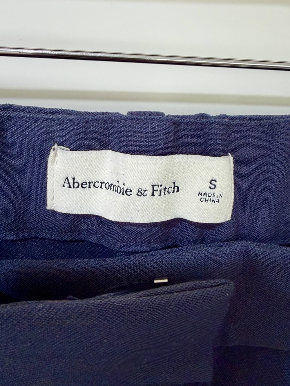 Abercrombie & Fitch Navy Tailored High Waisted Shorts - Like New - Picture 3 of 3